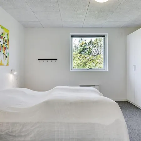 Sunna - 500m From The Sea By Interhome *