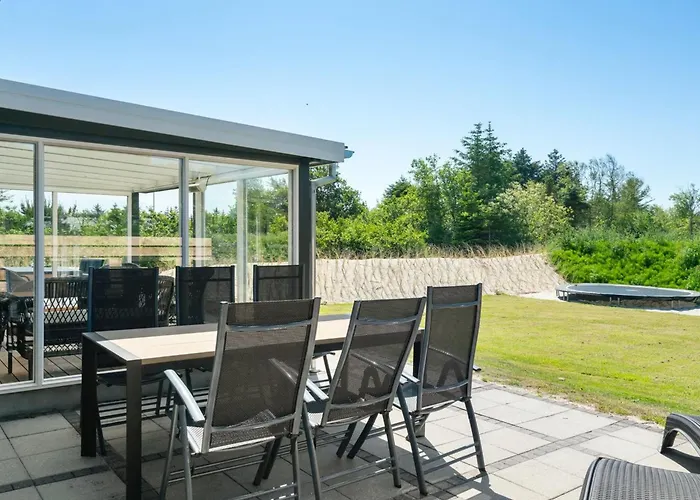 Sunna - 500m From The Sea By Interhome *